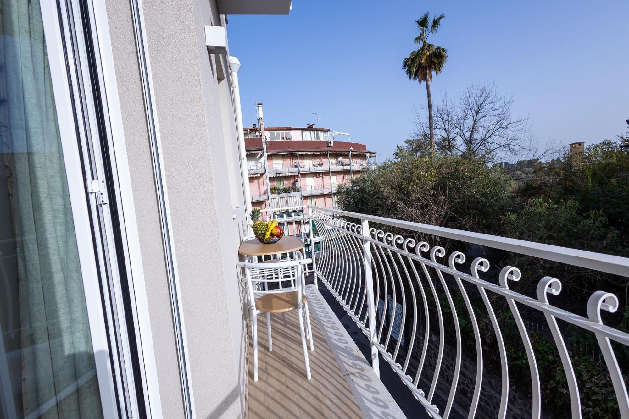 Perla Sul Mare Apartments Giardini-Naxos Exterior foto