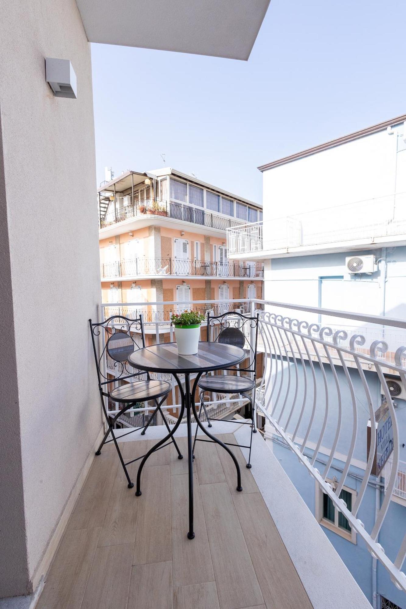 Perla Sul Mare Apartments Giardini-Naxos Exterior foto